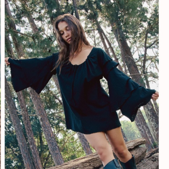 NWT FREE PEOPLE WOMENS CHELSEY MINI DRESS LONG SLEEVE RUFFLE BELL SLEEVE MEDIUM - Picture 1 of 8